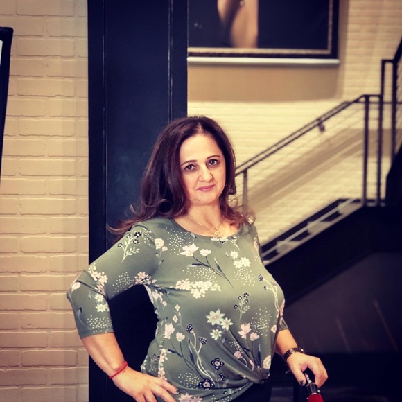 Profile Picture of Stojanka Zekanovic (@stojankaz) on Poshmark