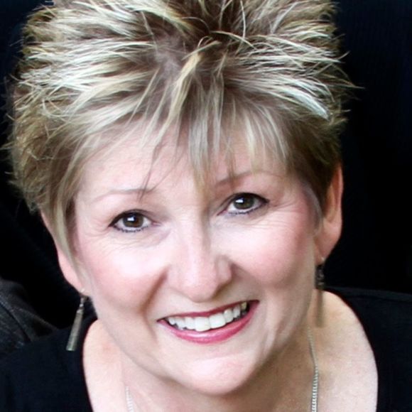 Profile Picture of Tonya Littmann (@tonyalittmann) on Poshmark