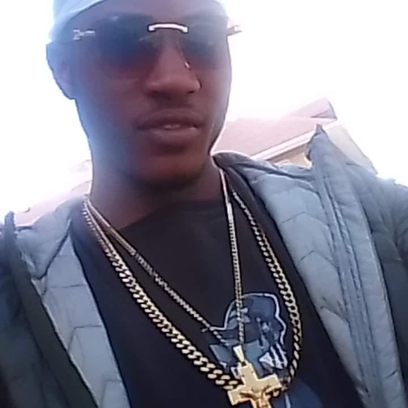 Profile Picture of Biggtwin Biggbank (@biggtwin22) on Poshmark