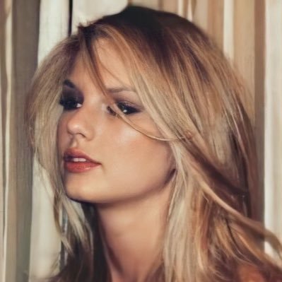 Profile Picture of Lexy Wants To Meet Taylor🍷TORONTO Night 2 (@redwineswift) on Twitter