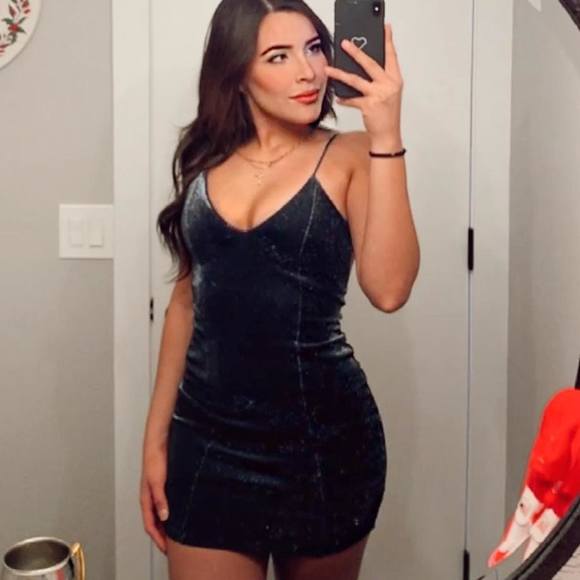 Profile Picture of Luisa Cañizalez (@luisa_canizalez) on Poshmark