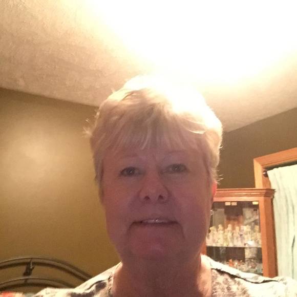 Profile Picture of Pat Howell (@phowell8) on Poshmark