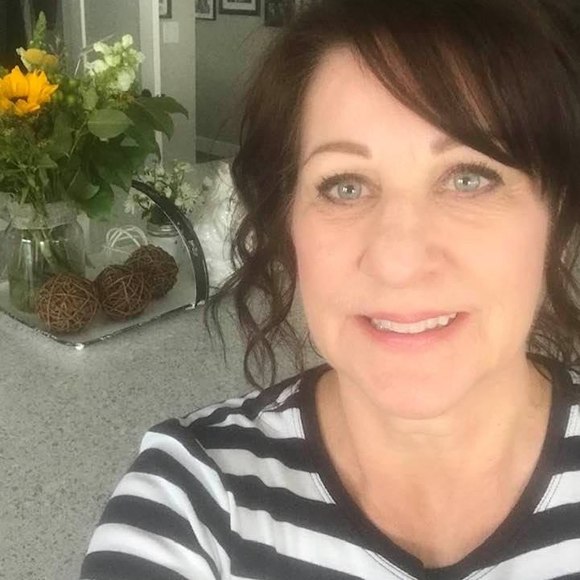 Profile Picture of Debbie Hopp (@d_hopp) on Poshmark