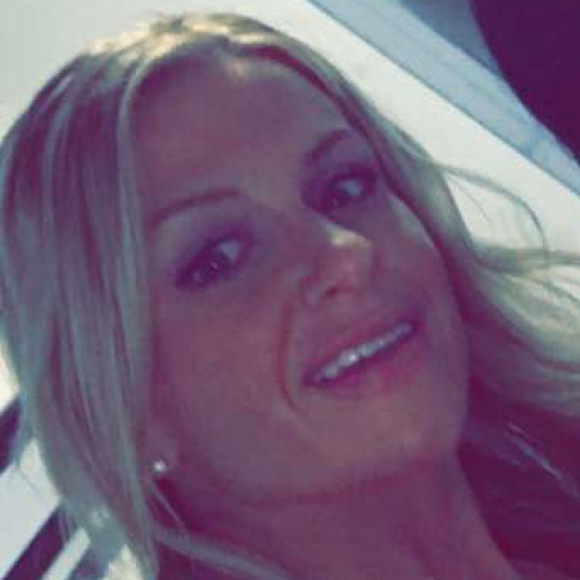 Profile Picture of Jill Manning (@jaejae524) on Poshmark