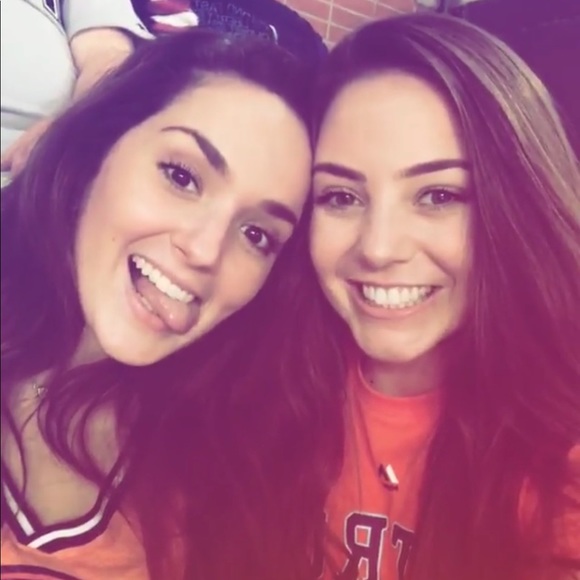 Profile Picture of Isabelle Hamilton (@iiisabelleham) on Poshmark