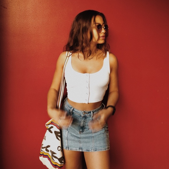 Profile Picture of Sara Jimenez (@sarajimenezo) on Poshmark
