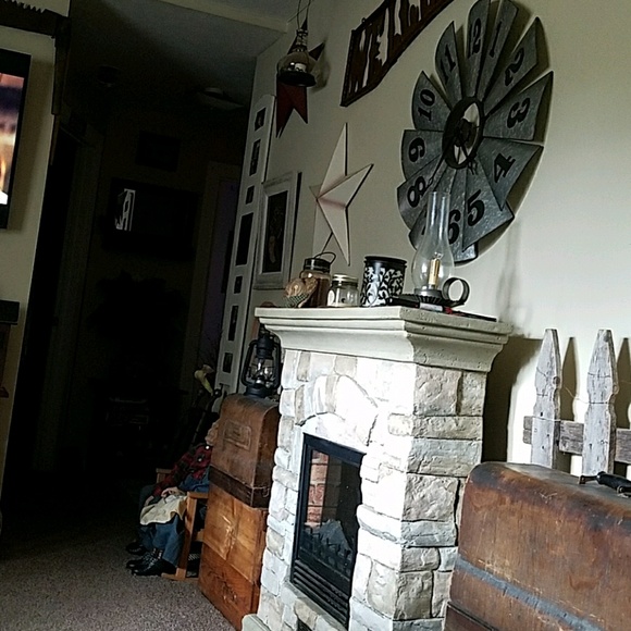 Profile Picture of Tammy Difiore (@harrydog12345) on Poshmark