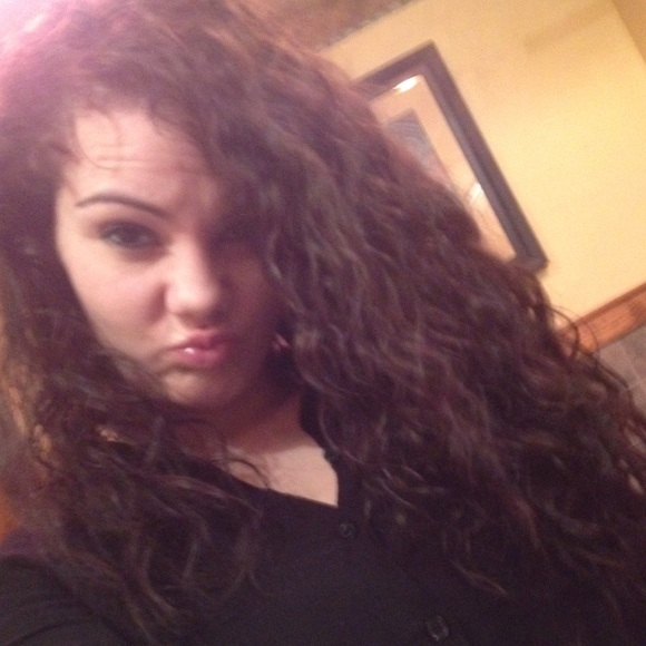 Profile Picture of Jaimie Brinkmeyer (@jbrink10592) on Poshmark