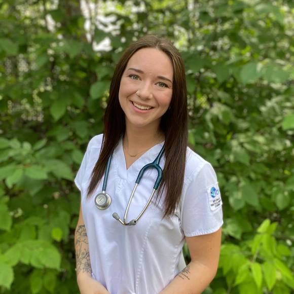 Profile Picture of Shaundrea Kooistra (@shaundreak) on Poshmark