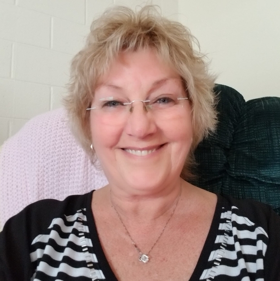 Profile Picture of Beth gerow Gaboriault (@bethgaboriault) on Poshmark