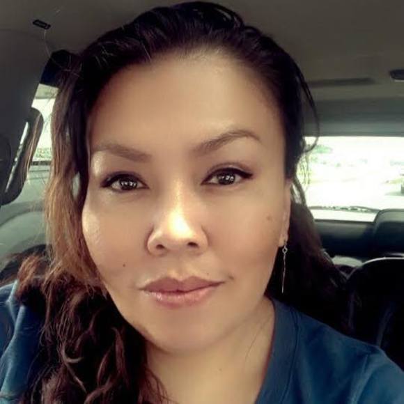 Profile Picture of Elaine Fasthorse (@elainefasthorse) on Poshmark