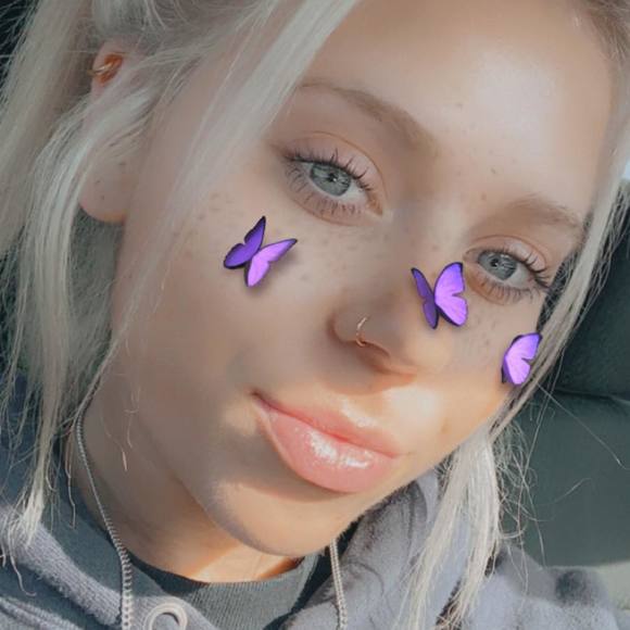 Profile Picture of Chloe Kirson (@ckirson) on Poshmark