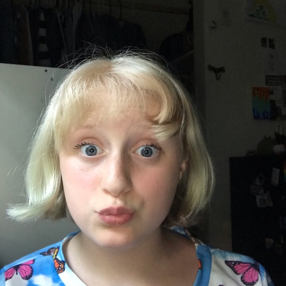 Profile Picture of Clare Ennenga (@clareennenga) on Poshmark