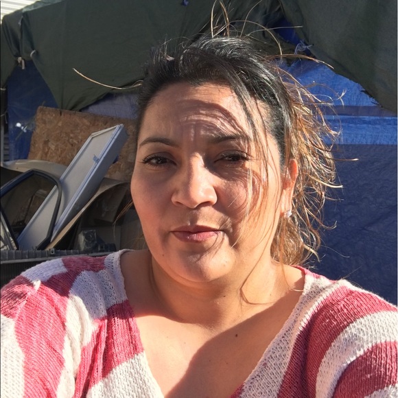 Profile Picture of Hildeberta Islas (@islas1218) on Poshmark