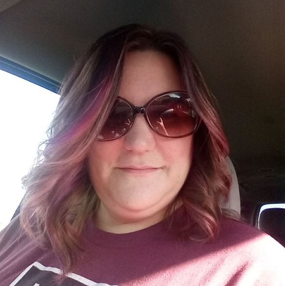 Profile Picture of Renee Bruner (@rbruner86) on Poshmark