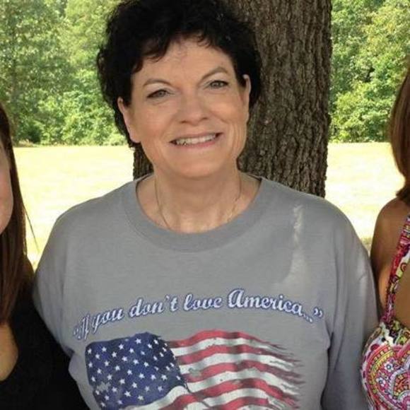 Profile Picture of Jeanie Oubre (@jeanieoubre) on Poshmark