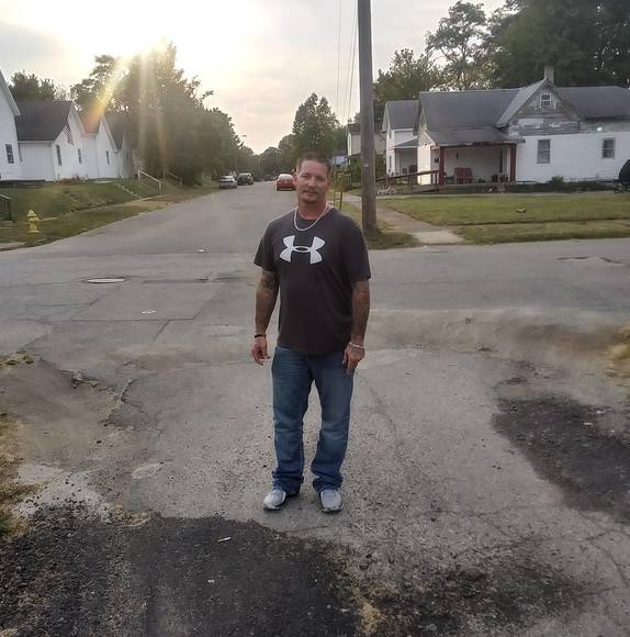 Profile Picture of Chris Huff (@chris_huff) on Poshmark