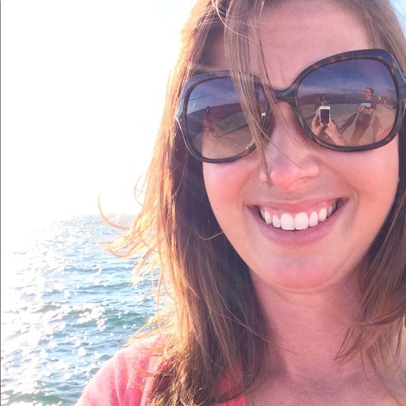 Profile Picture of Heidi Claussen (@heidiclaussen) on Poshmark