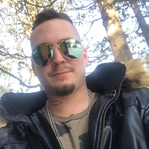 Profile Picture of Olivier Blais (@solisalesud) on Poshmark