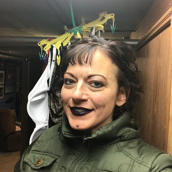 Profile Picture of Teresa Fleming (@tfba) on Poshmark