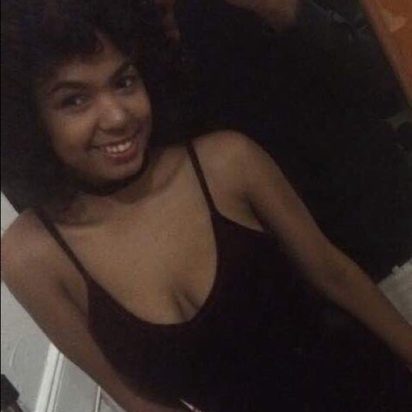 Profile Picture of Genesis Crespo (@mary4598) on Poshmark