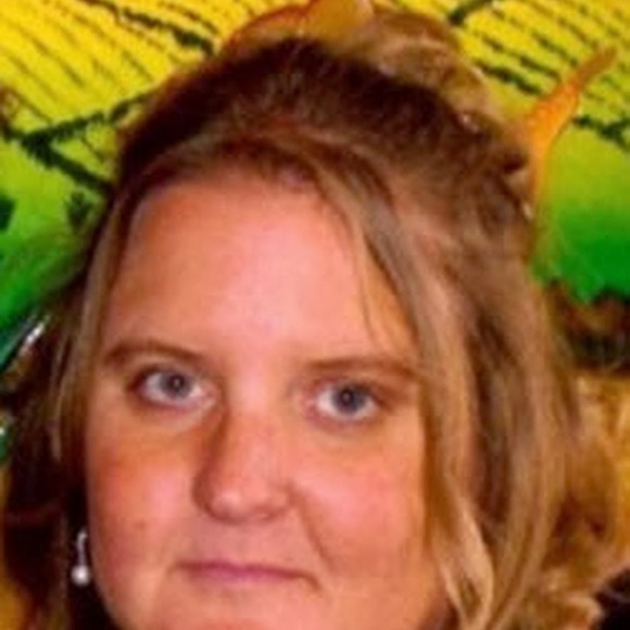 Profile Picture of Kate Collier (@kate_collier) on Poshmark