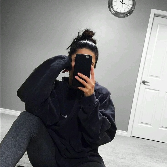 Profile Picture of Anabela Lopez (@anabela299) on Poshmark