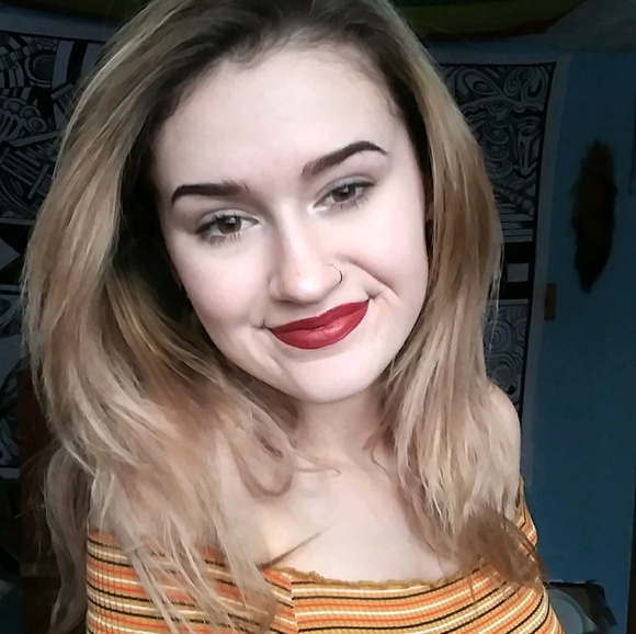 Profile Picture of Alana Monk (@alanamonk345) on Poshmark