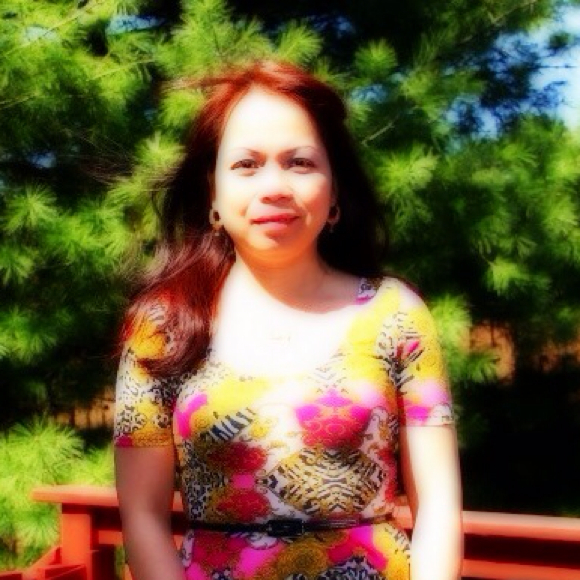 Profile Picture of Pilar Quevedo (@pinkay143) on Poshmark