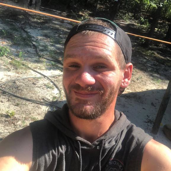 Profile Picture of Danny Steele (@dannysteele738) on Poshmark