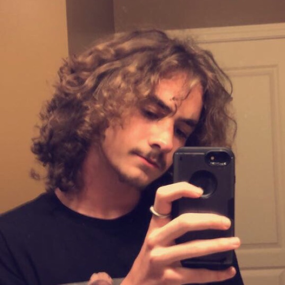 Profile Picture of Keith Oliver (@keetholiver) on Poshmark