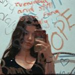 Profile Picture of 𝐓 𝐀 𝐑 𝐀 (@tara.isabelle) on Instagram
