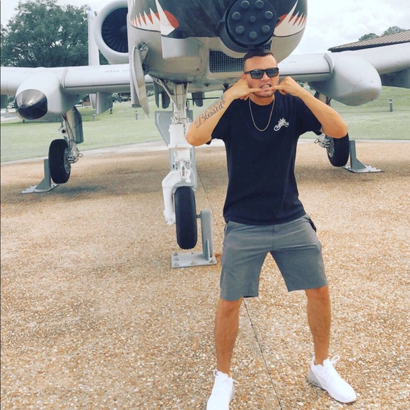 Profile Picture of Timothy Hankins (@timothyjhankins) on Poshmark