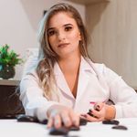 Profile Picture of Laíne Arantes - Massoterapeuta (@lainemassoterapiaeestetica) on Instagram