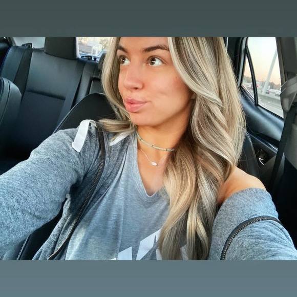 Profile Picture of Brianna Wallgren (@briannawallgren) on Poshmark