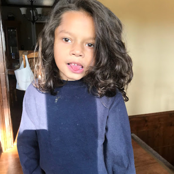 Profile Picture of Lisa Busby james (@lmbj71) on Poshmark