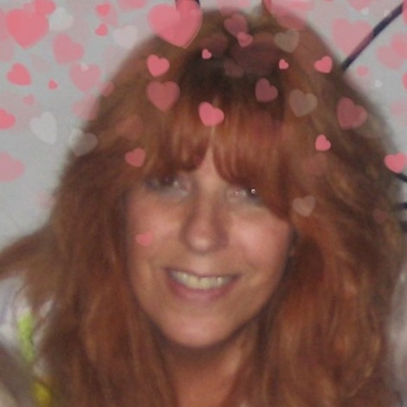 Profile Picture of Sandy Shimshock (@msredboot7) on Poshmark