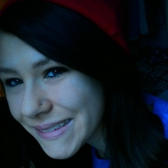 Profile Picture of Emily Rosecrans (@zuzu1932) on Poshmark