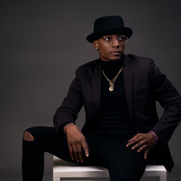 Profile Picture of Andrew Elias (@aelias95) on Poshmark