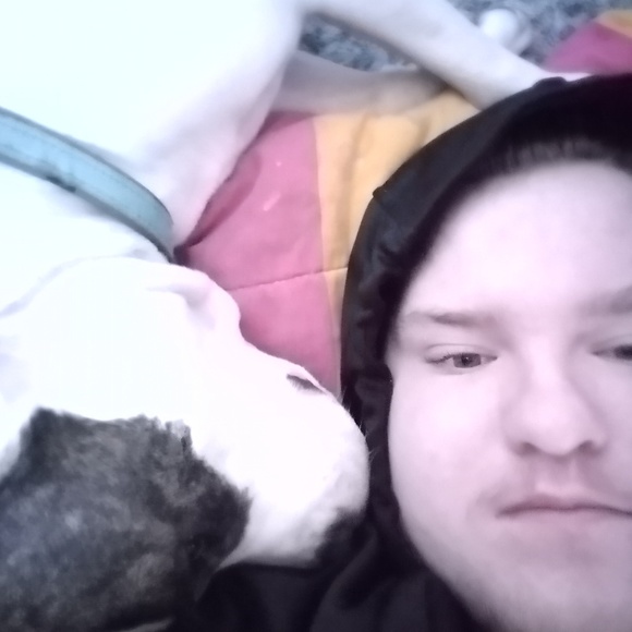 Profile Picture of Thomas Rose (@tommy2tons) on Poshmark