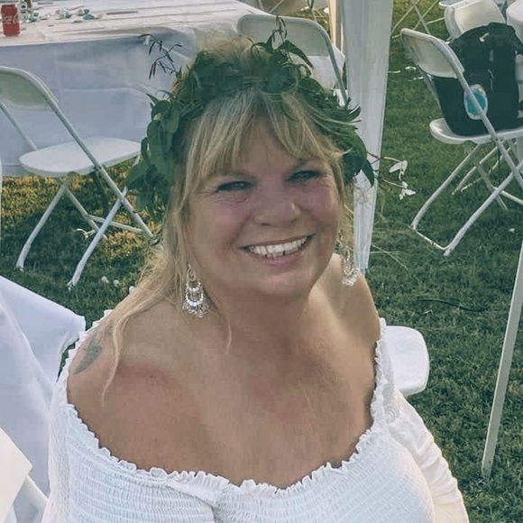 Profile Picture of Pam Benjamin (@pamela0824) on Poshmark