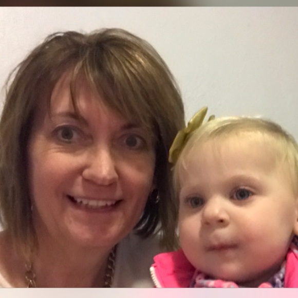 Profile Picture of Carol Weinel (@carolweinel) on Poshmark