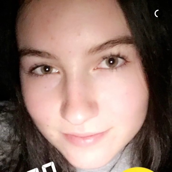 Grace Lorio - Poshmark Profile Picture of Grace Lorio (@useristakken) on Poshmark