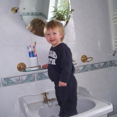 Profile Picture of Amie Matthews (@amiematthews2) on Twitter