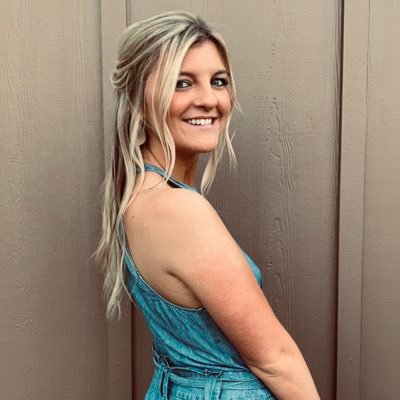 Profile Picture of Lindsey Coenen (@Lindsey_Susan04) on Twitter