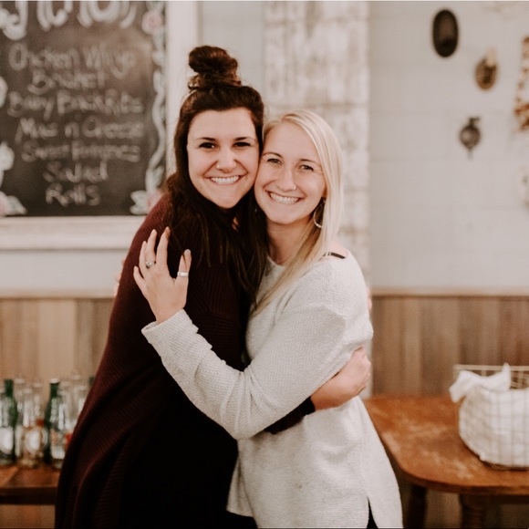 Profile Picture of Shannon Balcer (@shannon_balcer) on Poshmark