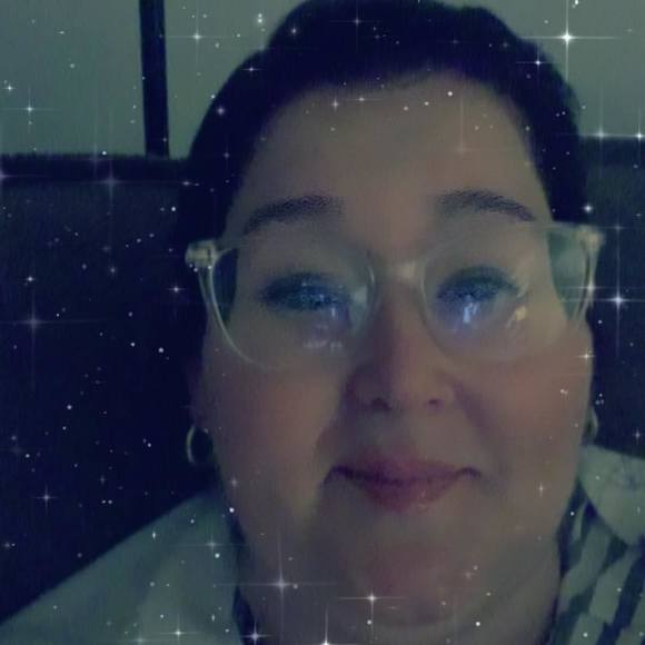 Profile Picture of Robin Borgese (@donecryn) on Poshmark