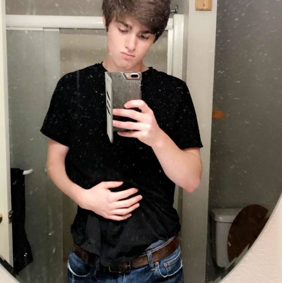 Profile Picture of Sean Harrington (@seanh16) on Poshmark