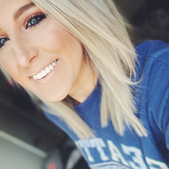 Profile Picture of Michaela Leckner (@m_leckner) on Poshmark
