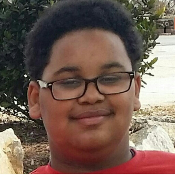 Profile Picture of David Lomax (@davidl75) on Poshmark